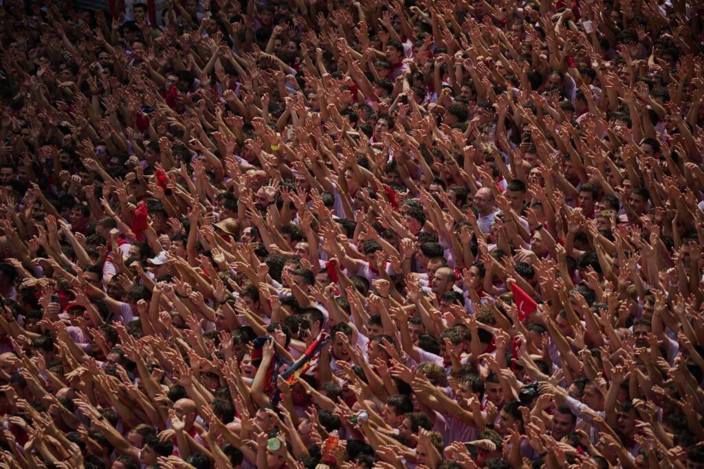 «Son unas fiestas sin igual», las «mejores del mundo». Así sintetizaban algunos asistentes el sentimiento de estas celebraciones multitudinarias