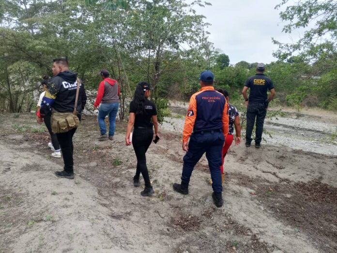 Comisiones policiales y de los cuerpos de socorro se unieron a la búsqueda día y noche
