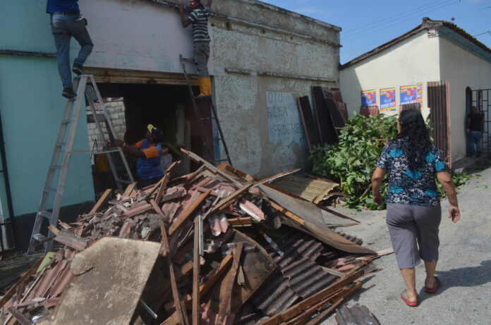 Algunos representantes del Gobierno municipal estuvieron inspeccionado cada inmueble