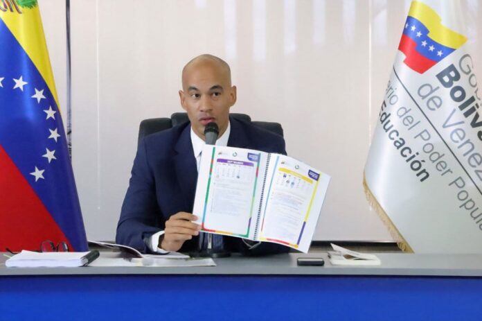 El ministro Héctor Rodríguez dijo que el objetivo a mediano plazo sería lograr consensos amplios que permitan elevar la calidad educativa en el país