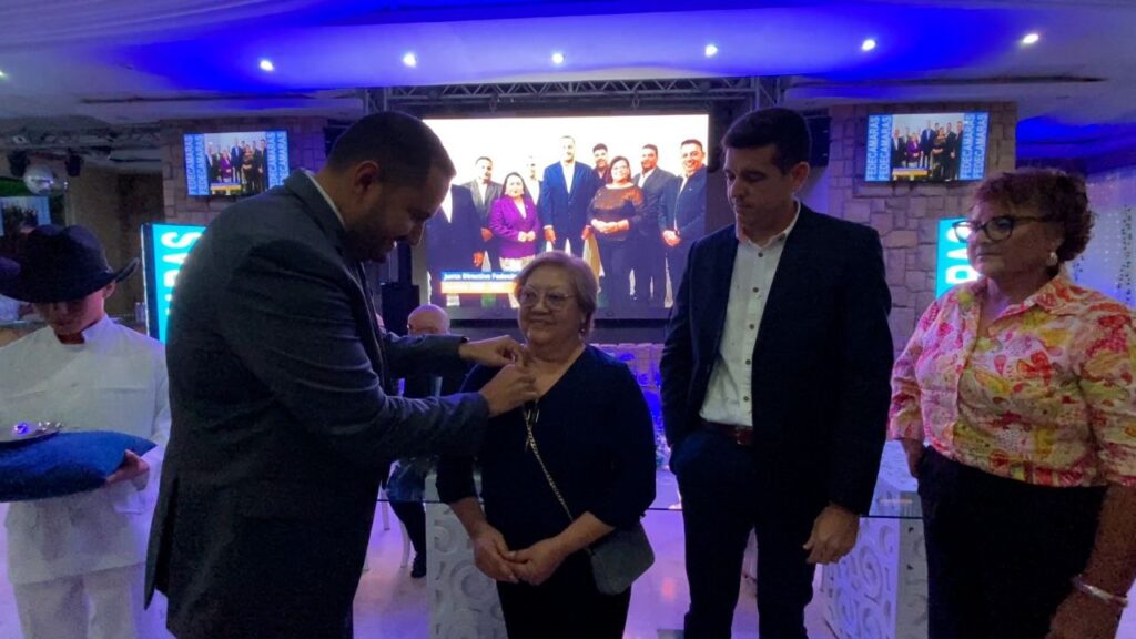 Aura Ovalles fue reconocida por su aporte al empresariado yaracuyano