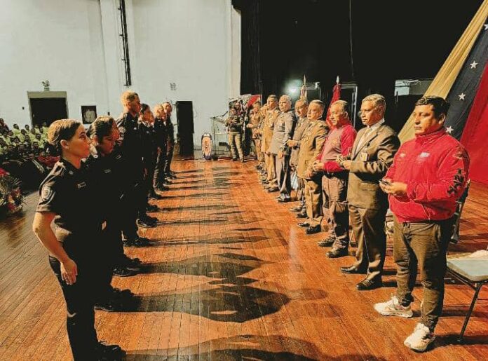 Los PNB se formaron frente a las principales autoridades de seguridad en el estado