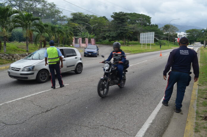 Los policías son el primer cordón de seguridad