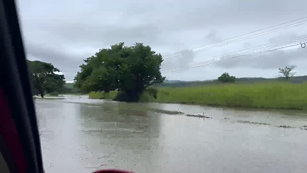 Crecida de afluente afectó la Autopista Centroccidental a la altura de Cambural, límites con Barquisimeto