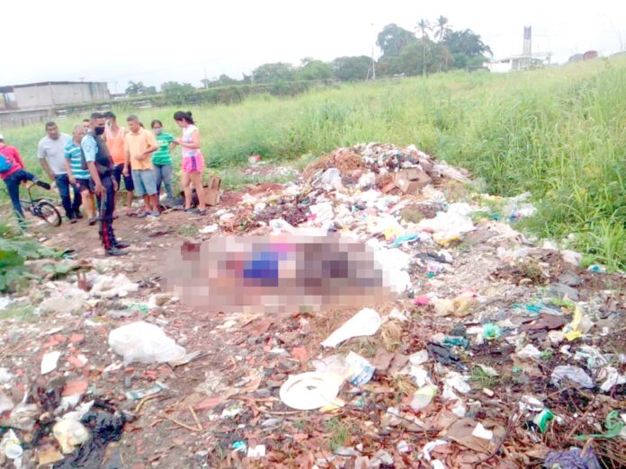 El cadáver del estilista fue localizado en un terreno baldío