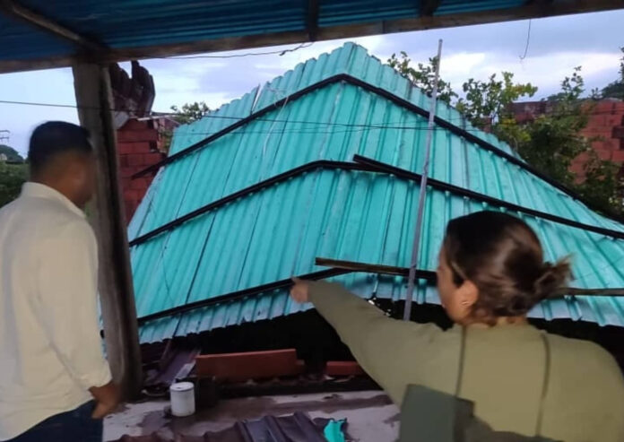 Varias casas se quedaron sin techo