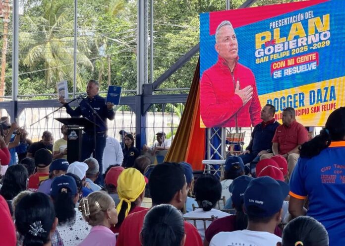 En la presentación del candidato a la reelección Rogger Daza estuvo el gobernador