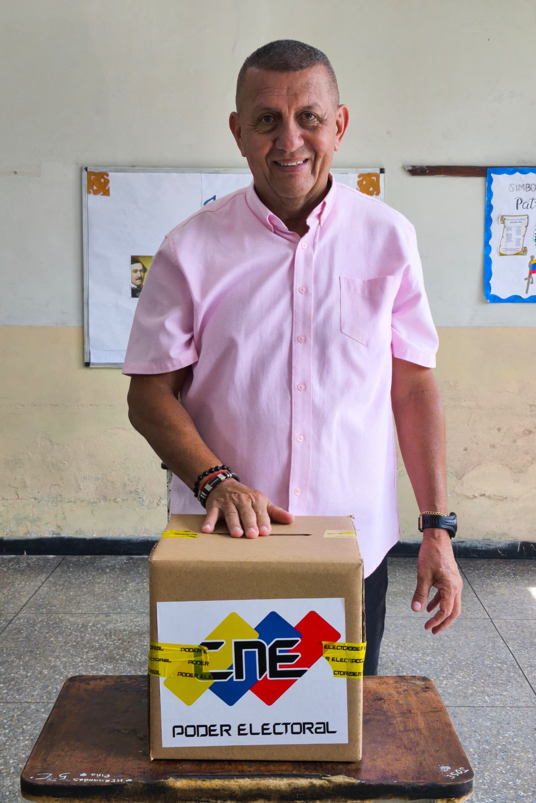 El alcalde Carlos González  destacó que  votar es muy rápido