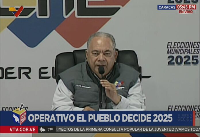 A grandes rasgos Amoroso indicó que la participación nacional fue del 44%, lo que equivale a 6.273.531 electores, y este primer boletín lo ofrecía con una transmisión del 82,45% de los votos