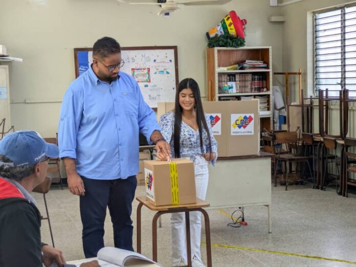 El aspirante opositor a la Alcaldía de San Felipe ejerció su voto
