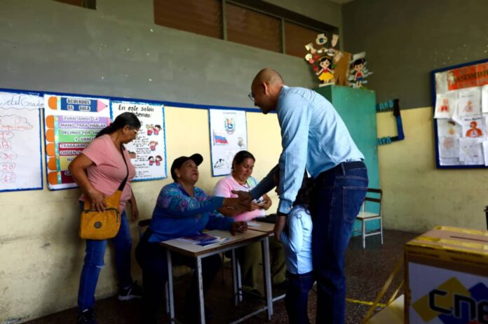 José Mujica dijo que los 36 centros de votación en Independencia están activos