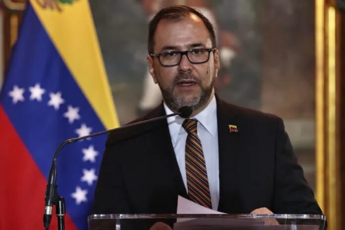 El canciller Yván Gil sostuvo una conversación telefónica con su homólogo iraní Abbas Araghchi