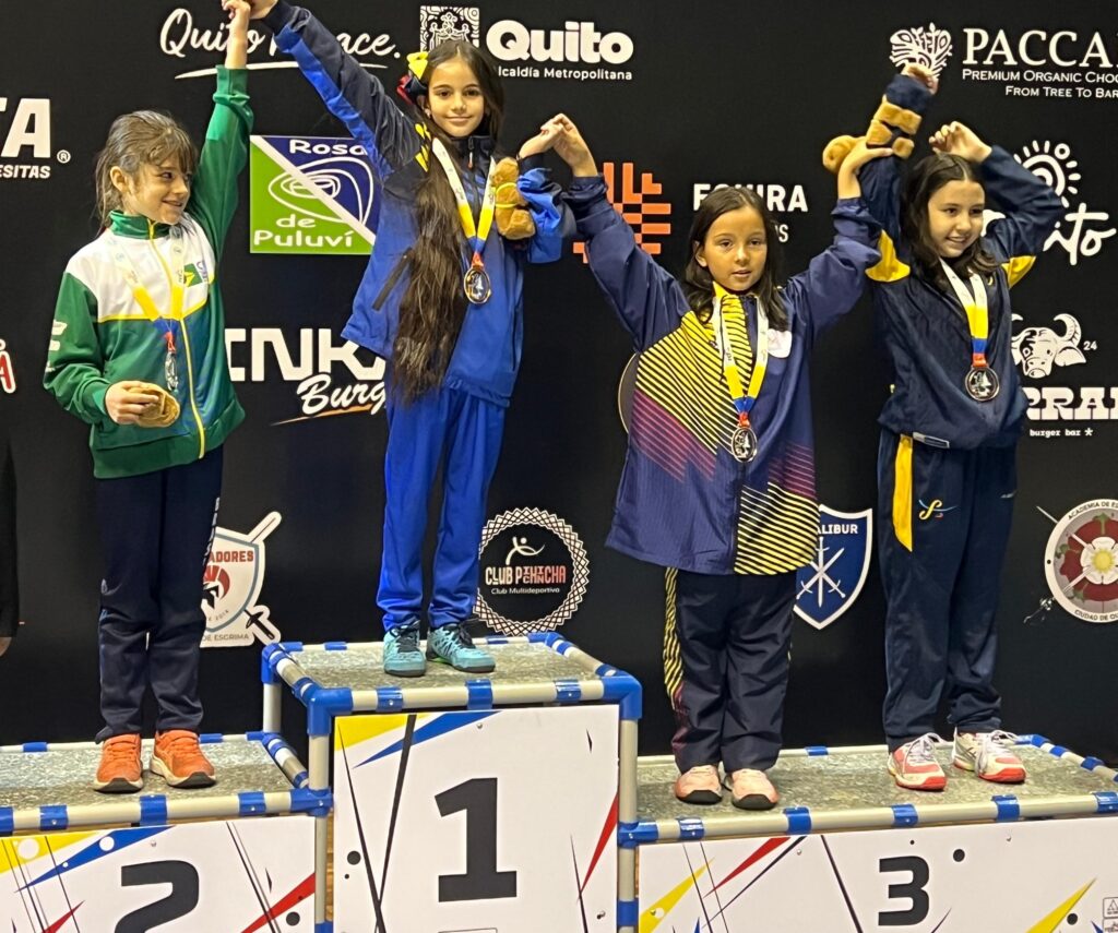Pódium de Carla López en sable sub 9