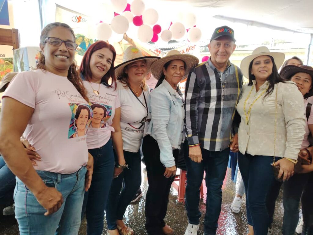 El equipo de la Alcaldía de Bruzual, desde el alcalde y la primera dama, invitan al evento