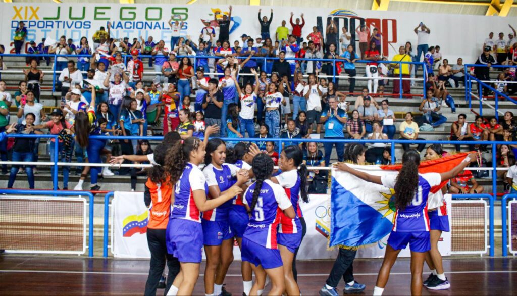 El equipo de balonmano se llevó la de oro en  partido final con Carabobo
