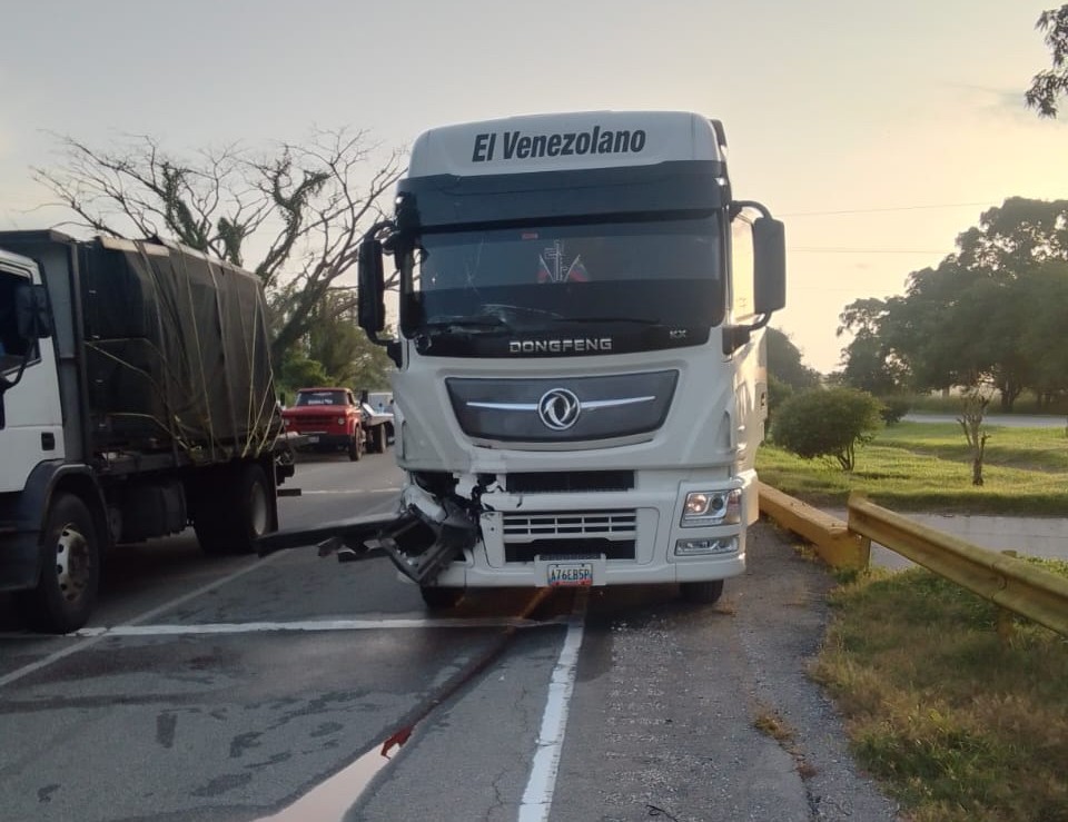 Con este vehículo de carga impactó Yorvi Carrera, lesionado