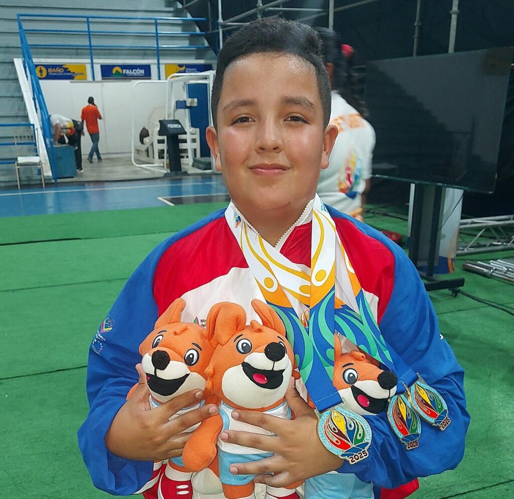 El estudiante - atleta, de 12 años, ganó medallas de oro