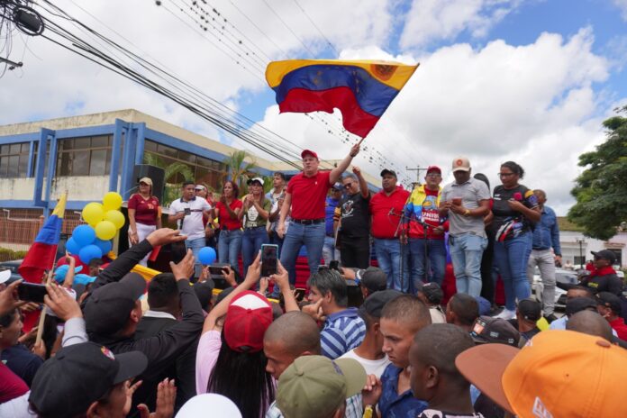Desde Urachiche, el gobernador de Yaracuy Leonardo Intoci encabezó una marcha