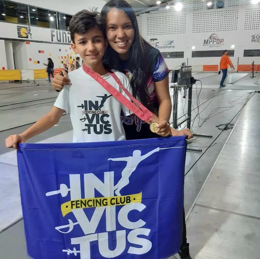 La entrenadora Kellys Hernández ha sido pilar en su formación