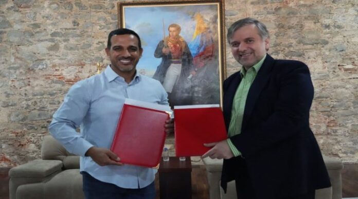 La alianza fue concretada por el gobernador del estado La Guaira José Alejandro Terán y representantes de la empresa iraní Centro de Datos Novin MDC