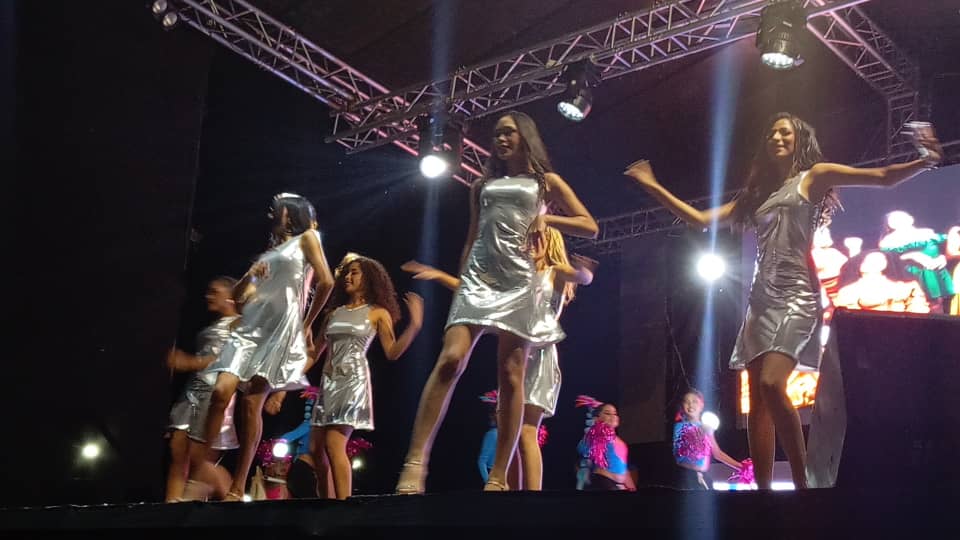Las participantes mostraron talento en desfiles y bailes