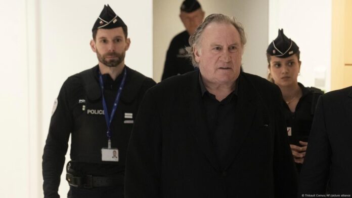 Depardieu ya fue juzgado y condenado en mayo de 2025 por agresión sexual contra dos mujeres (Imagen de marzo de 2025)
