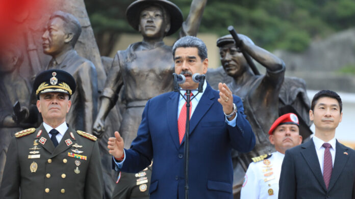 El Presidente encabezó acto por el 80 aniversario de la gran victoria china sobre la invasión japonesa
