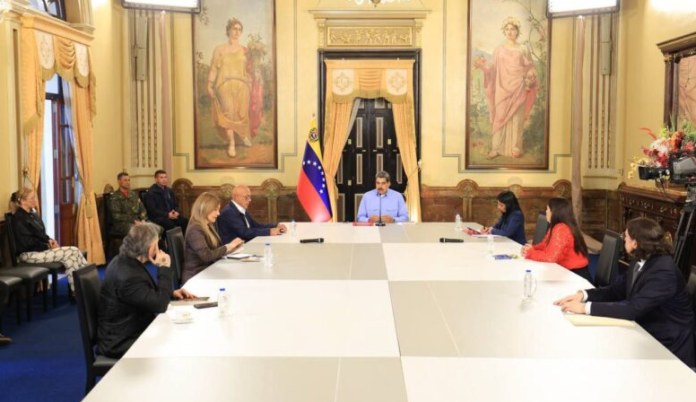 El Presidente se reunió con las cabezas de los poderes públicos en Miraflores