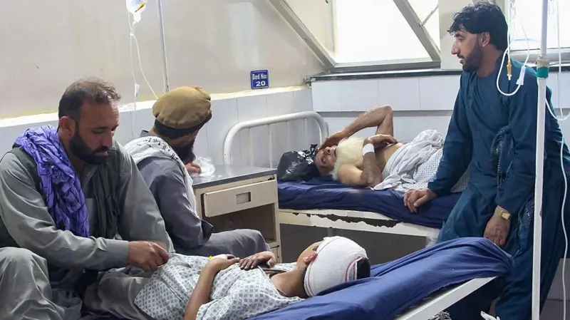 En los hospitales no hay suficientes camas para antender a todos los heridos