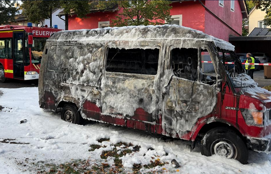 La furgoneta incendiada