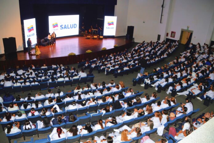 Cientos de profesionales de la salud se dieron cita en el Teatro Jacobo Ramírez de San Felipe