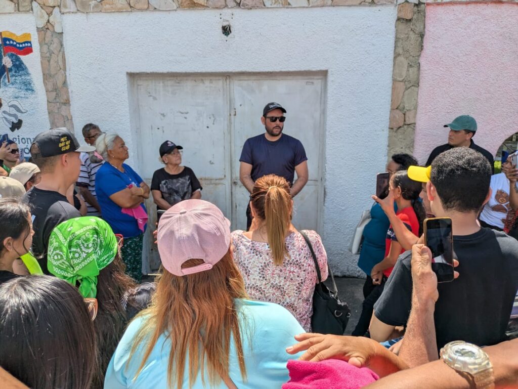 El papá de niño acudió en representación de la familia