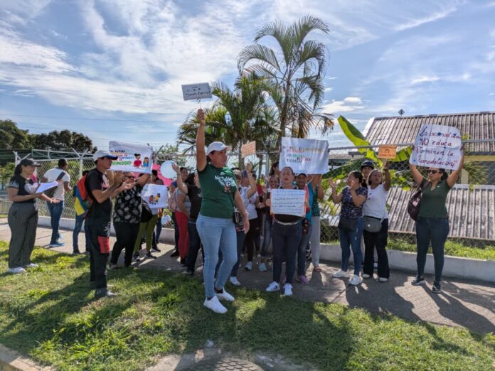 Representantes exigen finalizar el trabajo de rehabilitación y la entrega de la institución