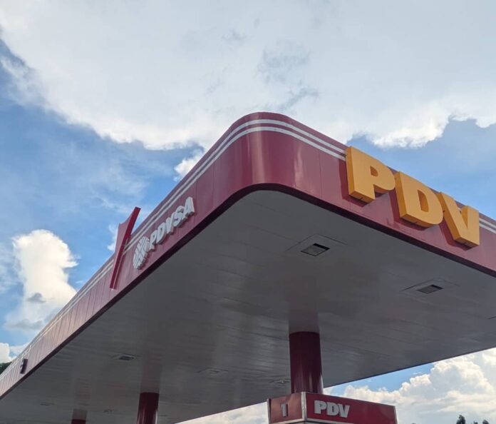 A diferencia de otros estados del país, en San Felipe surtir gasolina es una odisea