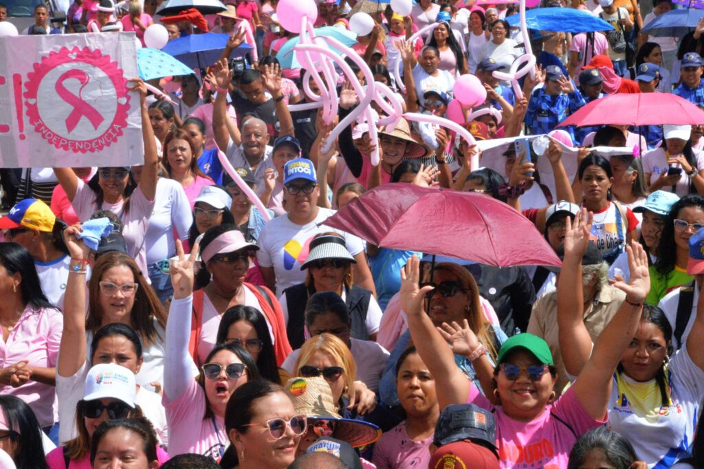 Pancartas y consignas fueron constantes