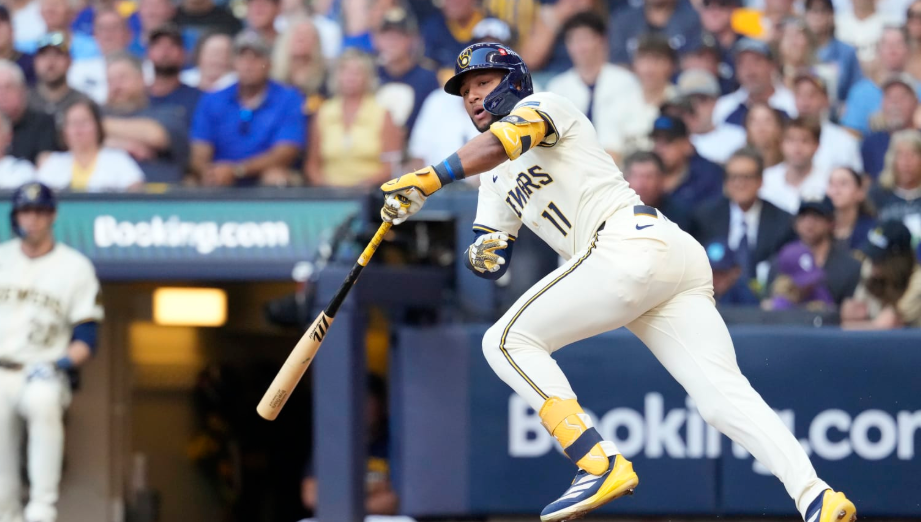 Chourio se convirtió en el primer jugador en ligar tres hits en los dos primeros episodios de un juego de postemporada