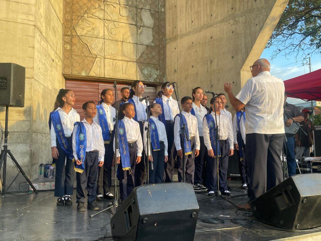 Agrupación Niños Cantores de Yaracuy le puso el toque angelical a la jornada