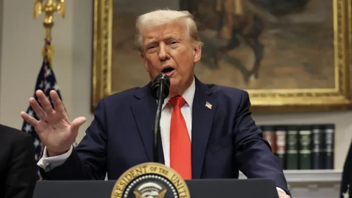 Trump concretó así la amenaza realizada horas antes, cuando dijo que planeaba un 