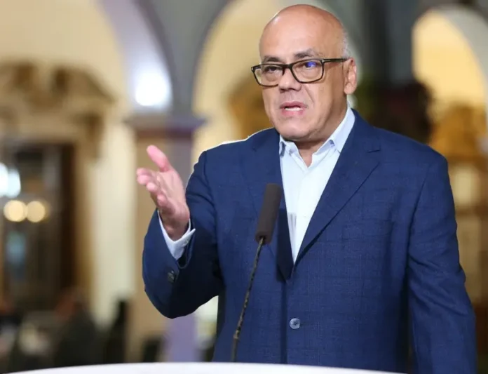 Rodríguez asegura que el Estado venezolano ha reforzado las medidas de seguridad en la sede diplomática