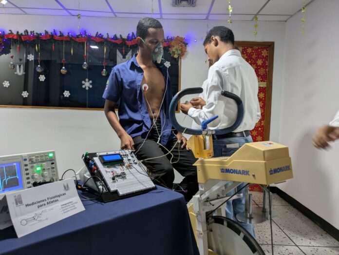 Uno de los proyectos es un ciclómetro para medir condiciones físicas de los atletas