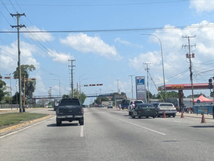 A la altura de la urbanización San Antonio, Yucaray, Las Tapias y cerca de la Ciudadela Hugo Chávez hay fallas con el alumbrado público