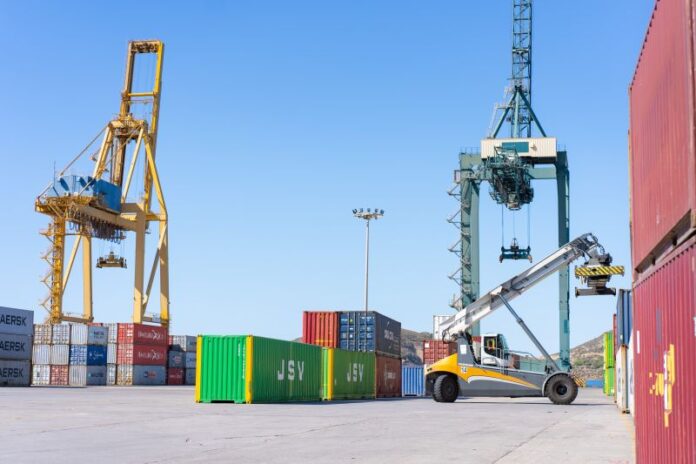 Las autoridades estiman que esta nueva vía marítima incrementará el volumen del comercio bilateral