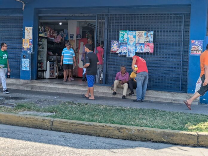 Aclararon que el subsidio fue asignado solo a algunos trabajadores, mientras que otros quedaron para este lunes, debido a que el Sistema Patria no funciona los domingos.