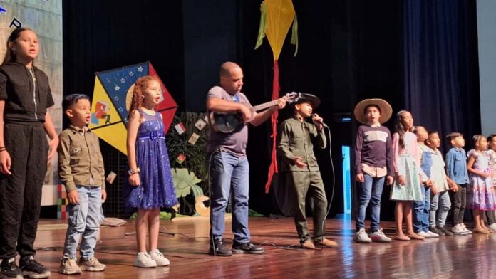 Participaron integrantes de diferentes servicios bibliotecarios de la entidad