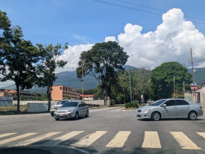 Hay zonas de la ciudad que han crecido poblacionalmente y por ende hay mayor movilidad de conductores y motorizados