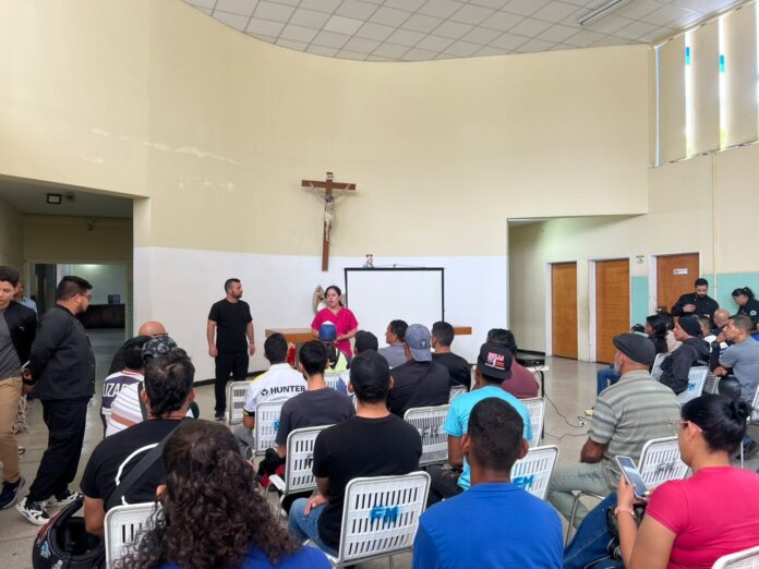 El taller lo ofrecieron en las instalaciones del hospital central; actualmente cada uno de los participantes está en el proceso preoperatorio