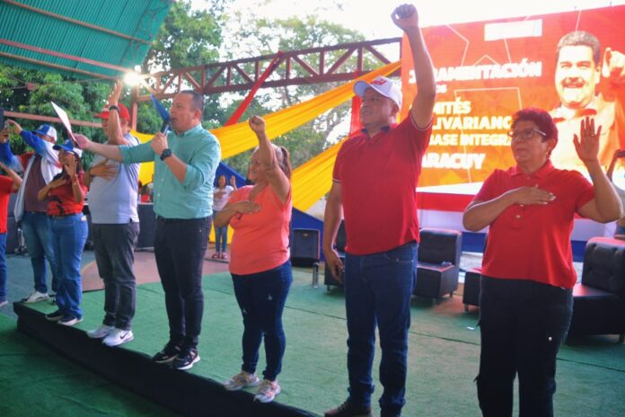 Autoridades del partido en la juramentación