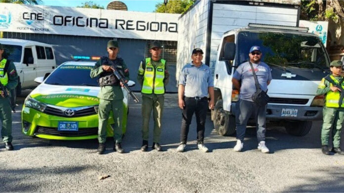 El G/J Hernández Lárez mostró en su publicación imágenes de los efectivos custodiando vehículos de carga