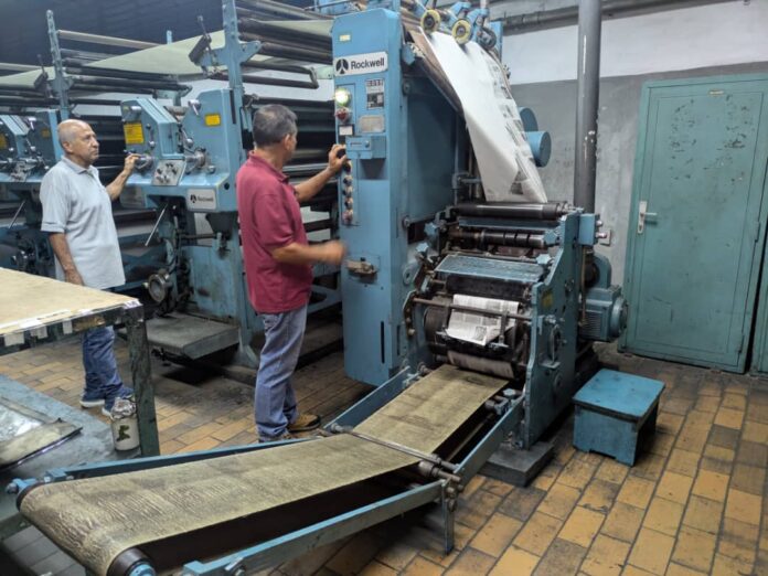 Son 52 años siendo la voz de la conciencia pública