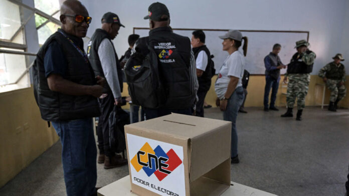 Los observadores internacionales se desplegaron en los 8.630 centros de votación en el país